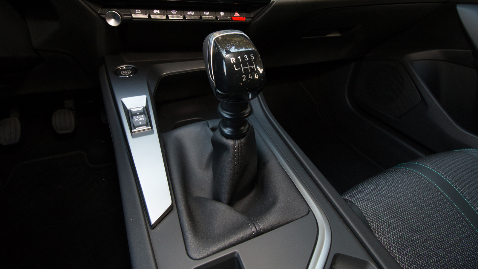 Εκπληκτικό το 6αρι κιβώτιο του Peugeot με το συμπλέκτη να είναι εξαιρετικά ρυθμισμένος 